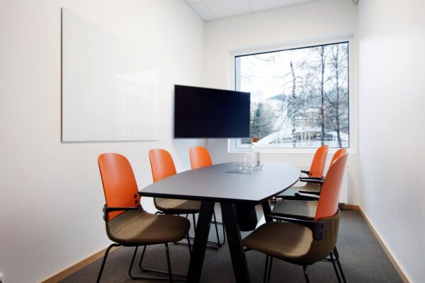 Factor møtebord 300x120 cm. rektangulær plate. - Bilde 2